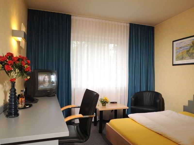 Hotel Triton Köln Exterior foto